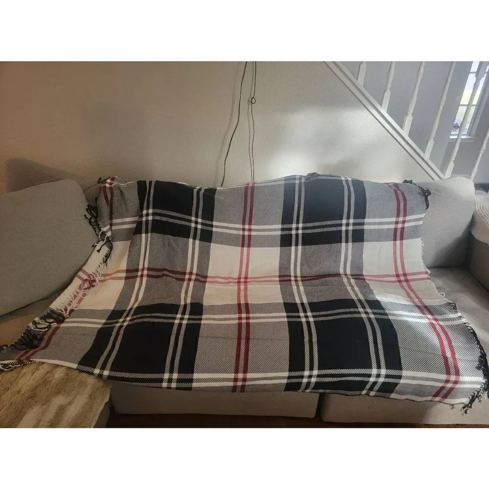 Williams Sonoma Home Fringe Flannel Throw Blanket Gray & Black 50in x 70in